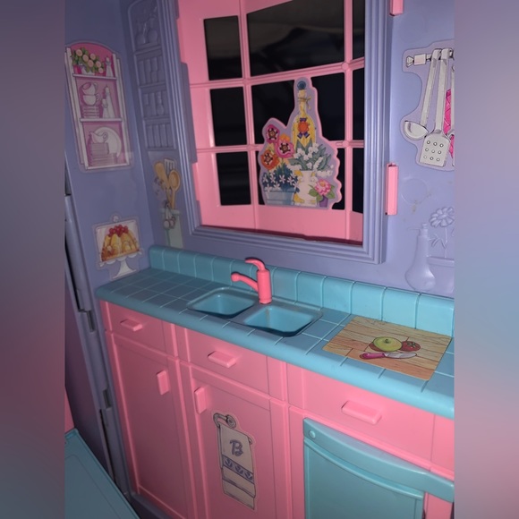 COPY - Barbie Interactive Foldable Townhouse Dollhouse - Picture 7 of 9